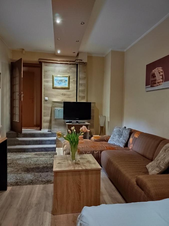 Guest House Maja Νόβι Σαντ Εξωτερικό φωτογραφία