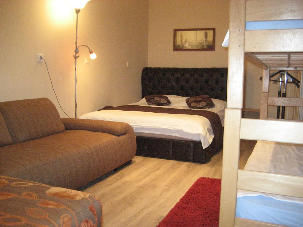 Guest House Maja Νόβι Σαντ Εξωτερικό φωτογραφία