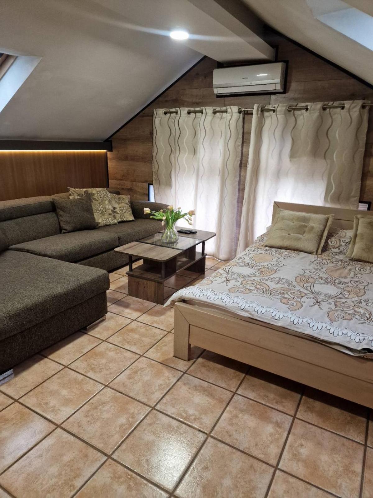 Guest House Maja Νόβι Σαντ Εξωτερικό φωτογραφία